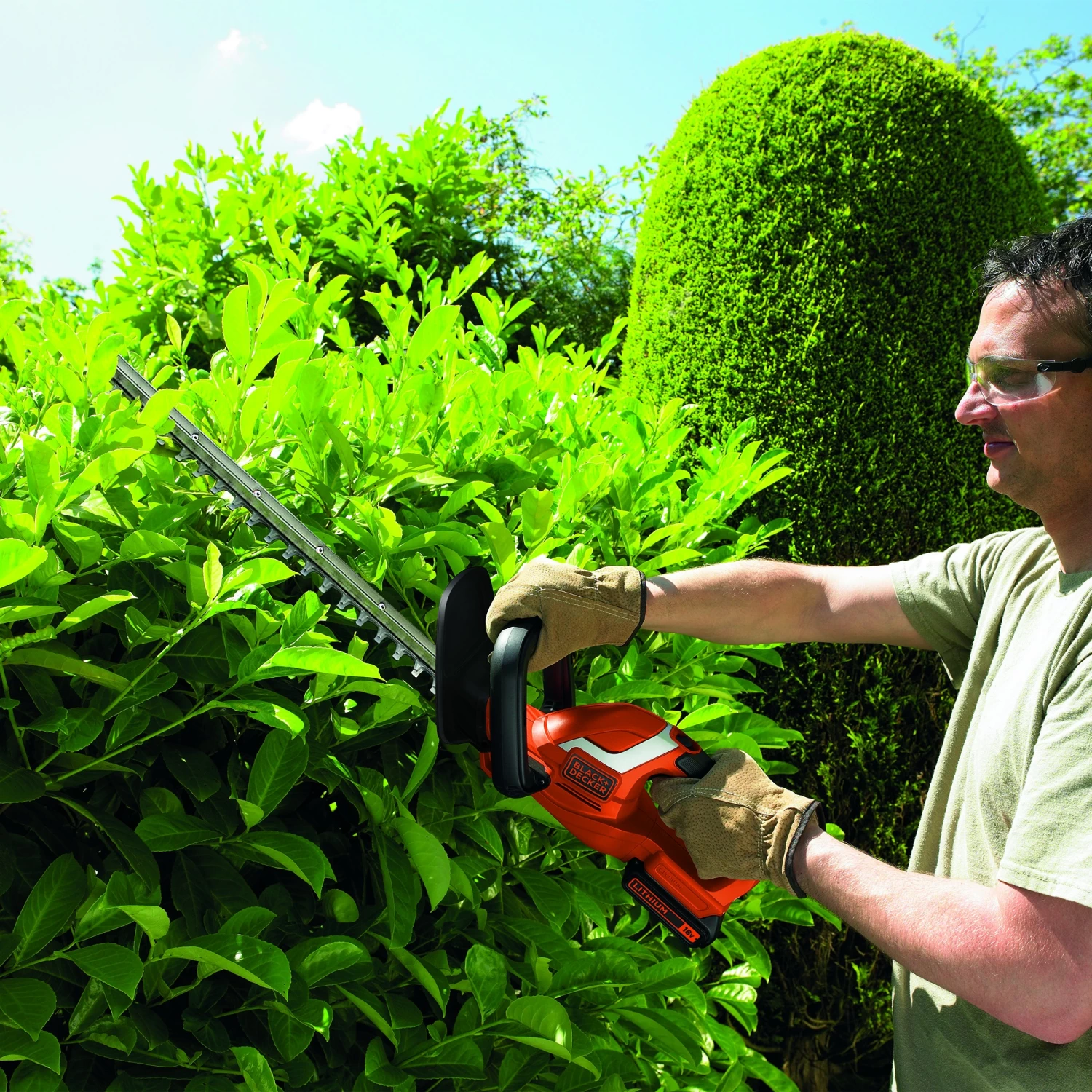 Black & Decker BLACK+DECKER 18V Heggenschaar GTC1845L20 Incl. 2.0Ah Accu 4 Black & Decker BLACK+DECKER 18V Heggenschaar GTC1845L20 Incl. 2.0Ah Accu - Afbeelding 2