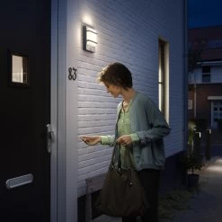 Philips Buitenlamp Petronia Antraciet Met Bewegingssensor -Buitentuin 41 3056