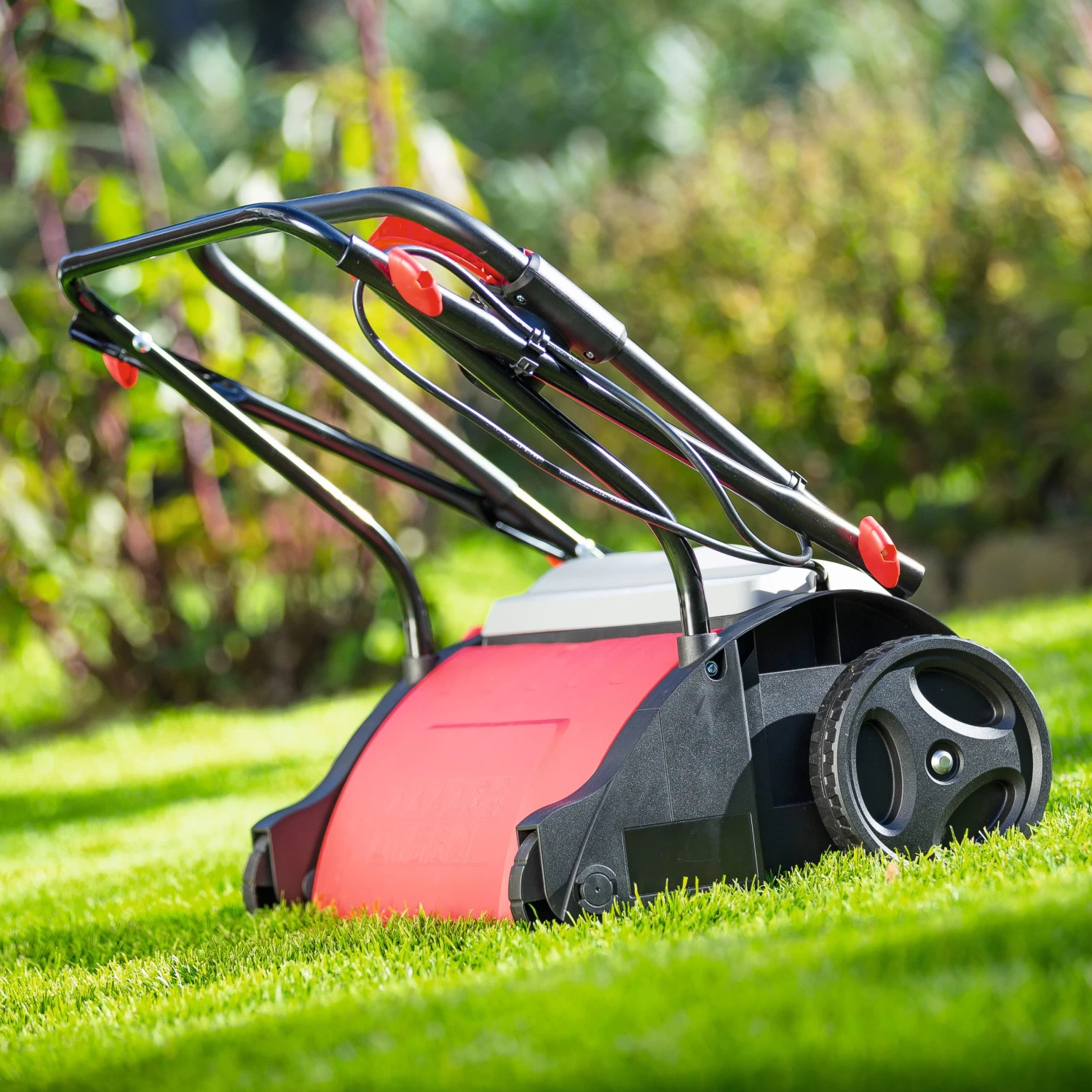 CMI Verticuteermachine 1200 Watt 4 CMI Verticuteermachine 1200 Watt - Afbeelding 2