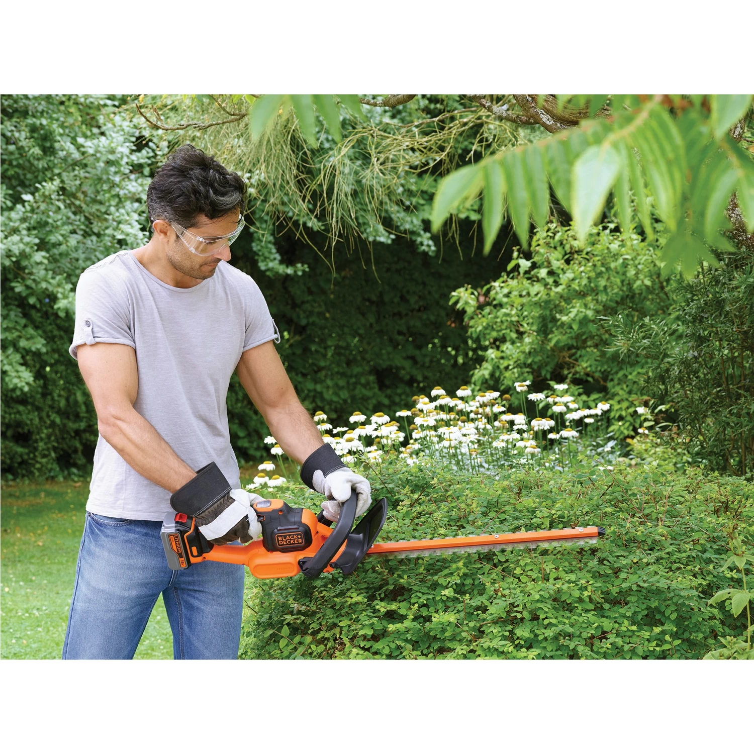 Black & Decker BLACK+DECKER 18V Heggenschaar GTC18504PC Incl. 4.0 Ah Accu 4 Black & Decker BLACK+DECKER 18V Heggenschaar GTC18504PC Incl. 4.0 Ah Accu - Afbeelding 2